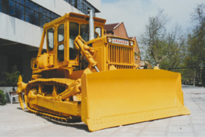 山推推土機(jī)累計銷量突破2000臺；被國家經(jīng)貿(mào)部批準(zhǔn)為進(jìn)出口自營權(quán)企業(yè)。